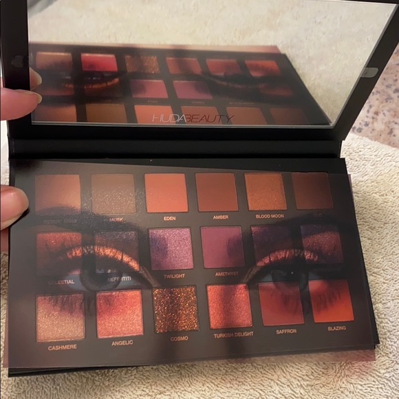 Huda Beauty Pallet - Picture 3 of 4